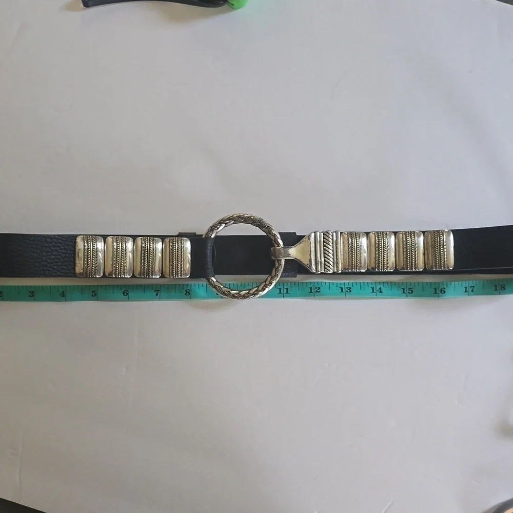 Chico's Womens Black leather Belt Silver Square Pieces Hook loop Closure Sz.42